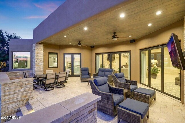 Building Photo - 10638 E Yearling Dr