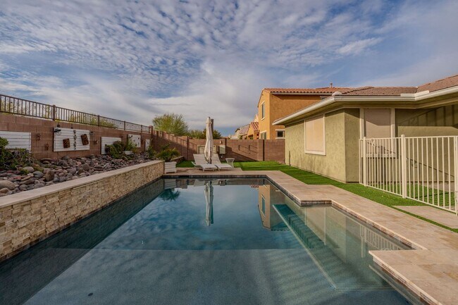 Building Photo - *POOL* Beautiful Gilbert Home Nestled at the Base of the San Tan Mountains