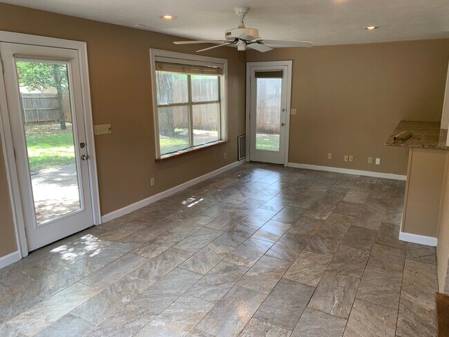 Building Photo - 3025 Bigham Blvd
