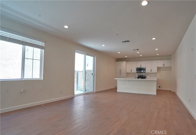 Building Photo - 136 Trellis Ct