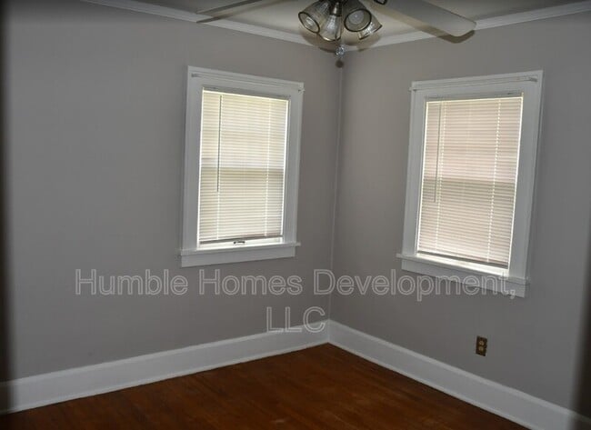 Building Photo - 915 15th St