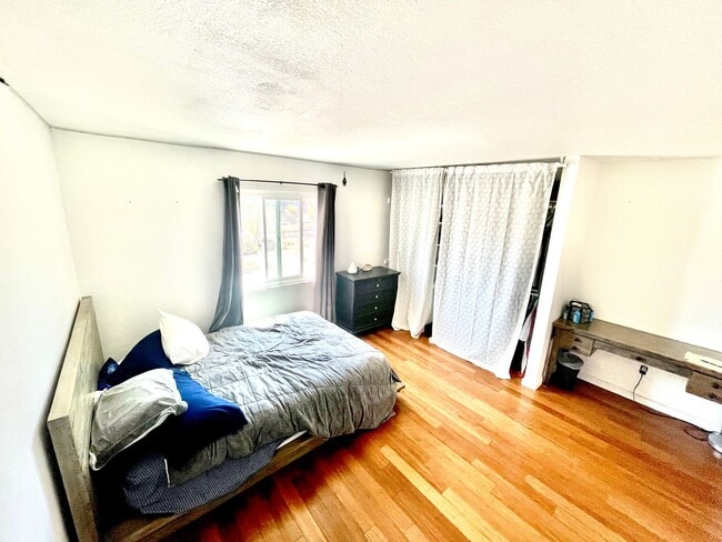 Building Photo - Fully remodeled house in Spring Valley on ...