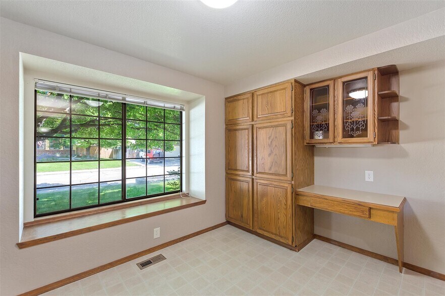 Building Photo - 3883 N Tumbleweed Pl