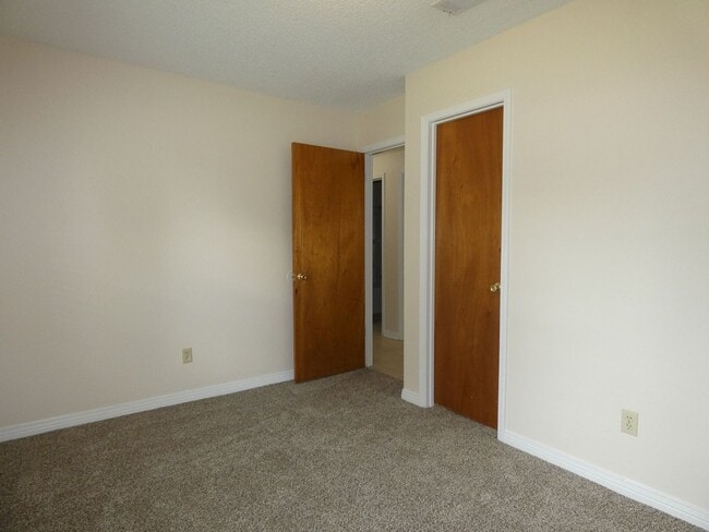 Building Photo - Comfortable/Affordable 3/1.5 - Pace
