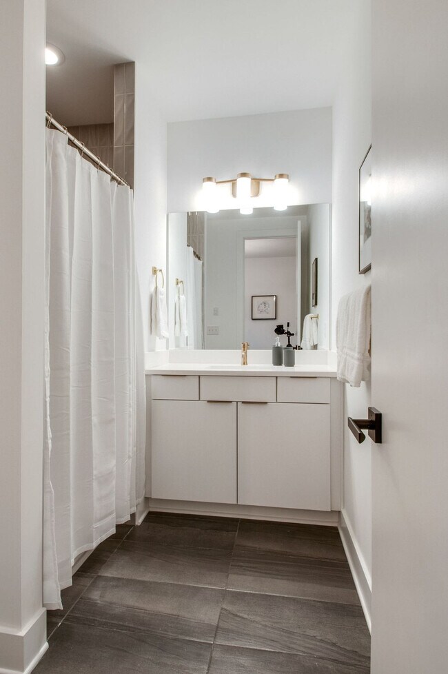 Building Photo - 2807 Delaware Ave