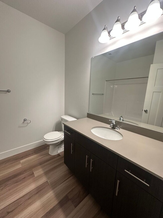 Building Photo - BRAND NEW Condo in Herriman!!!