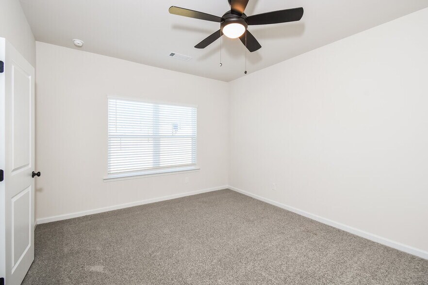 Building Photo - 453 Egret Ct