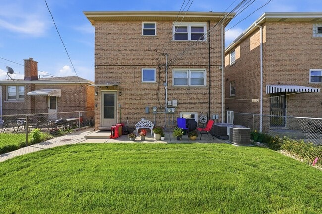 Building Photo - 4510 W 55th St