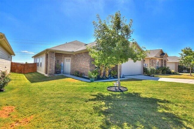 Building Photo - 616 Donegal Ln