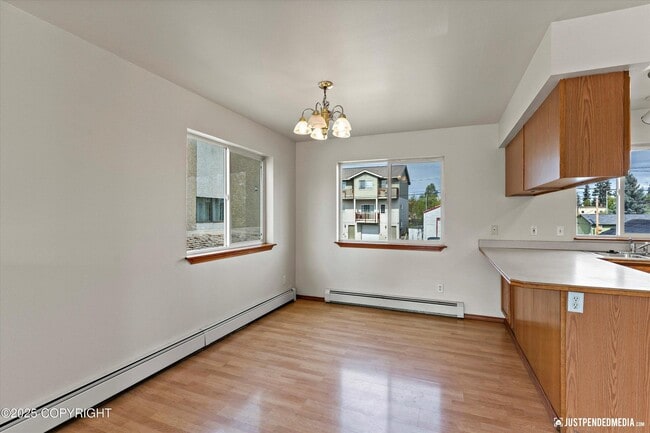 Building Photo - 437 E 14th Ave
