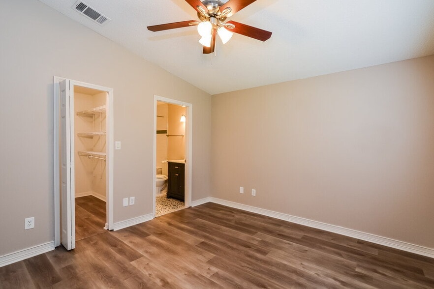 Building Photo - 4406 Weeping Willow Cir