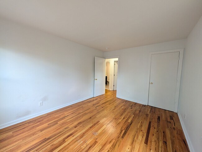 Building Photo - 511 Sewall Ave