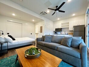 Building Photo - 49 Navasota St