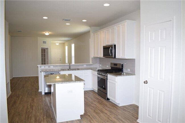 Building Photo - 951 Pepperbark Loop