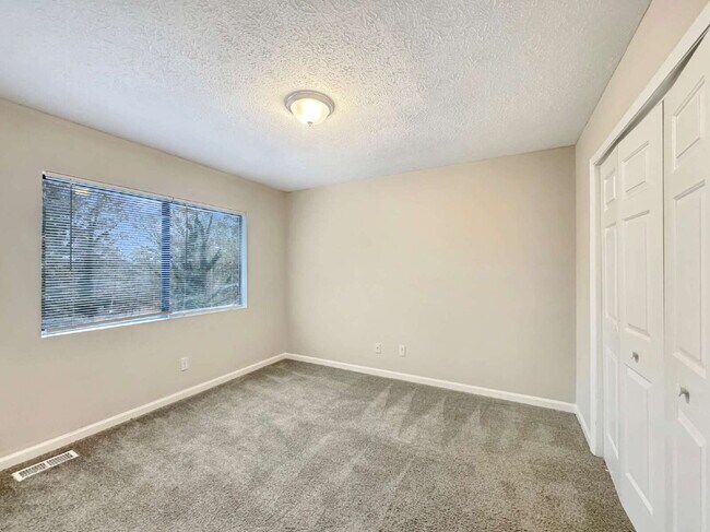 Building Photo - North Hall Duplex Available