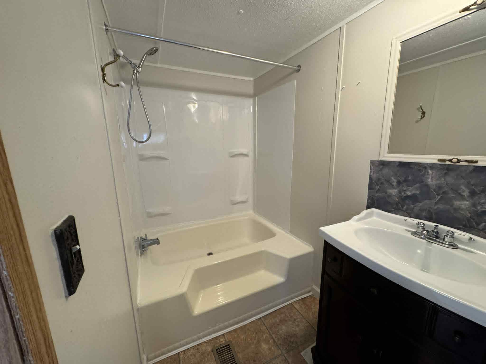 Building Photo - 48592 Leafdale Ct