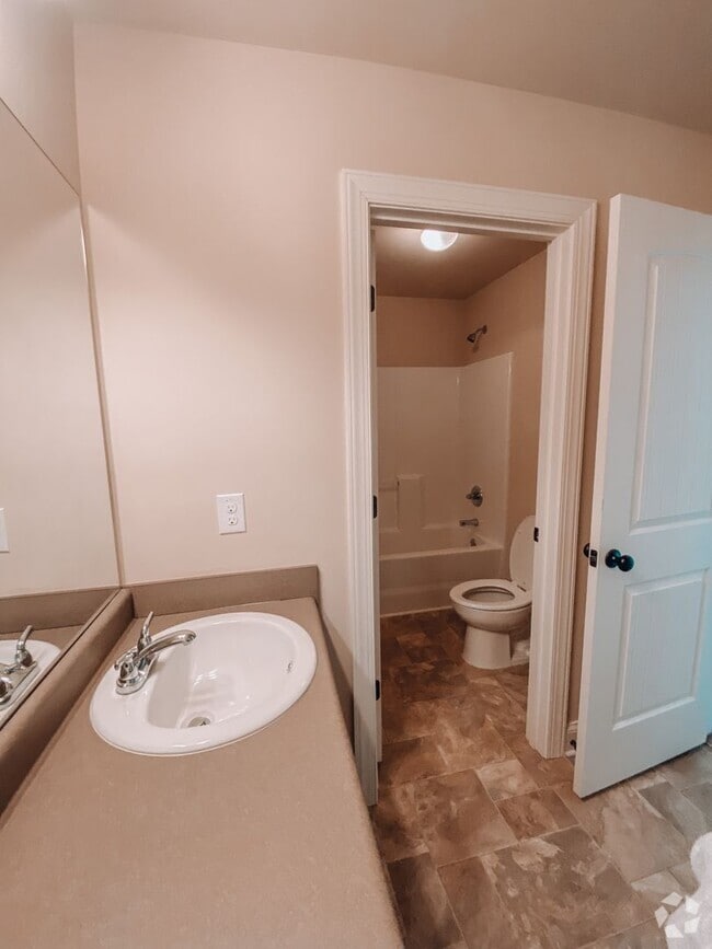 Building Photo - HOUSE FOR RENT!! MONROE GA