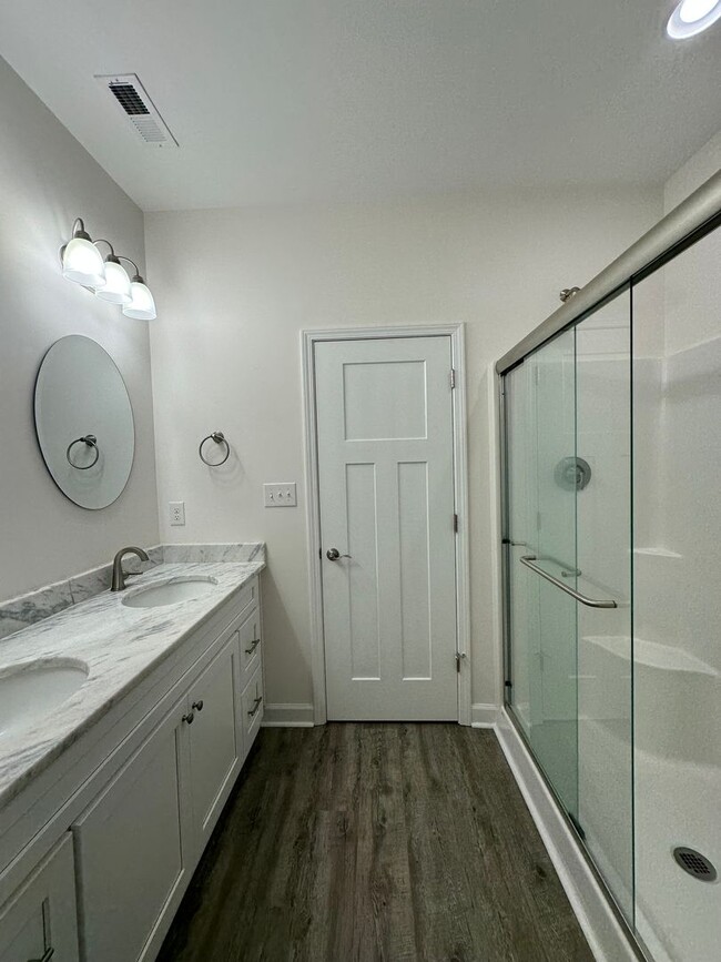Building Photo - Cozy 2-bedroom home in New Bern