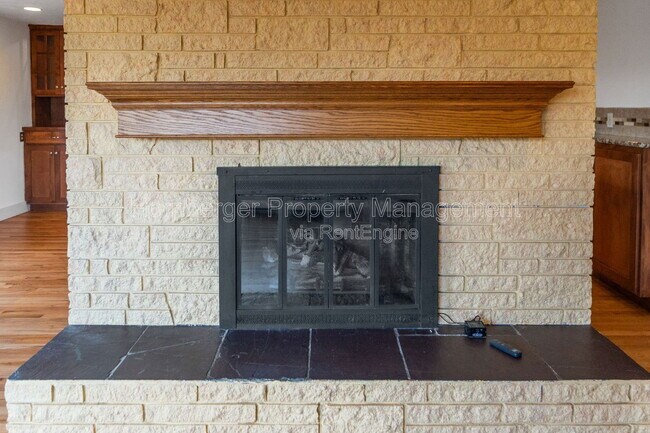 Building Photo - 1003 W Eastmont Way