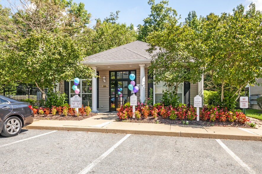 The Vinings At Christiana 200 Vinings Way Newark DE 19702 Apartment