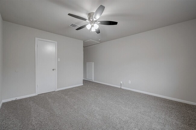 Building Photo - 919 Mockingbird Way