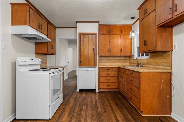 Building Photo - 2223 Fowler Dr