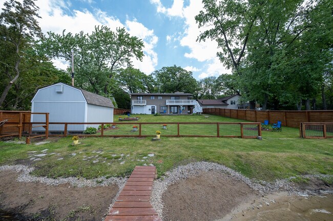 Building Photo - 8564 Lincoln St