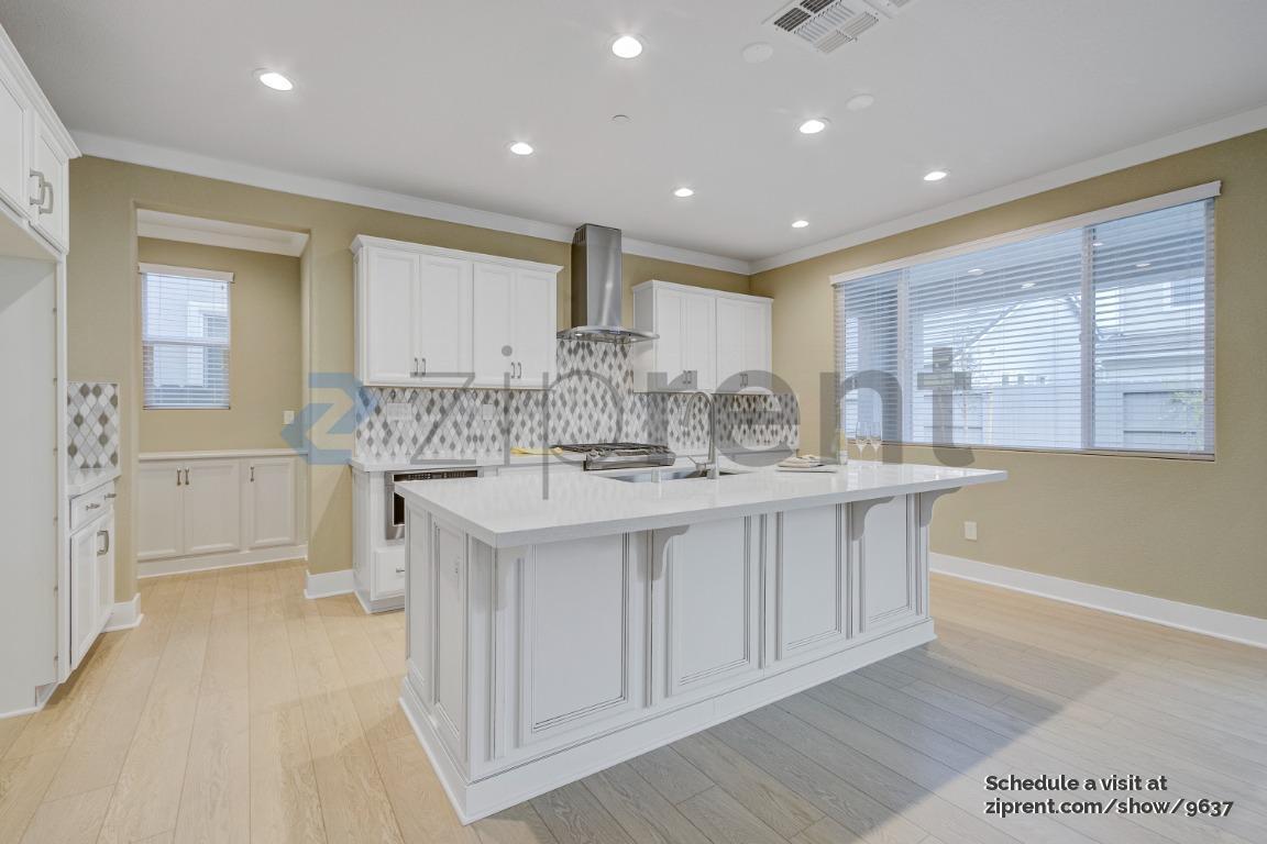 Building Photo - 778 Hydrangea Dr