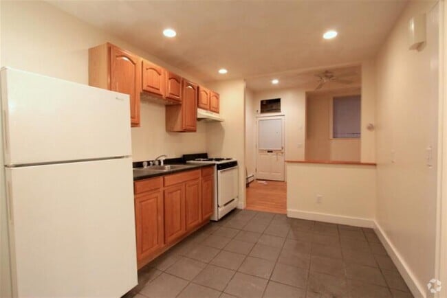 Building Photo - 302 Highland Ave