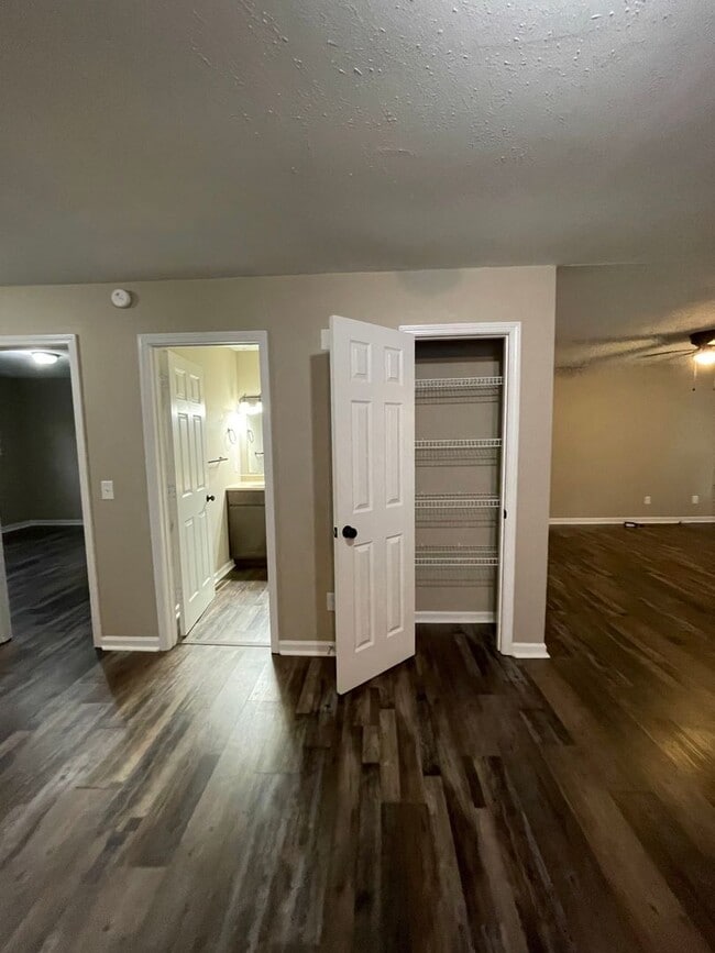 Building Photo - 1006 Northwood Dr