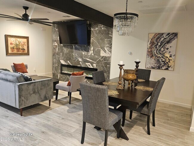 Building Photo - 2817 N 71st Pl