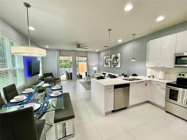 Building Photo - 1601 Tranquil Ave