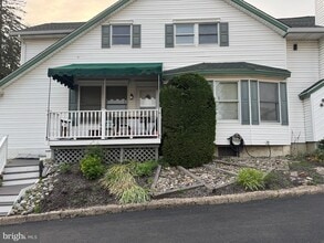 Building Photo - 633 Hampton Ave