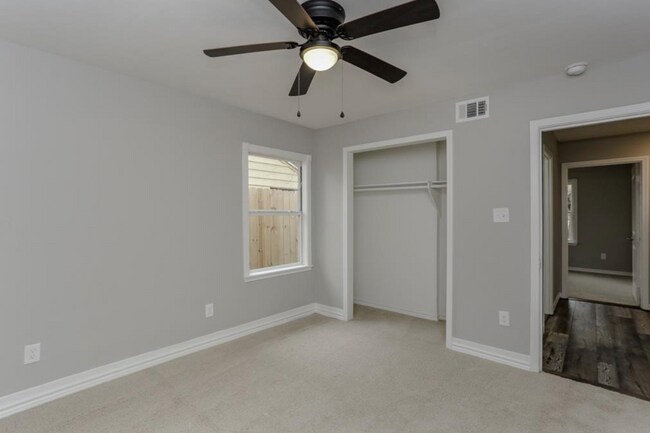 Building Photo - 5635 Belarbor St