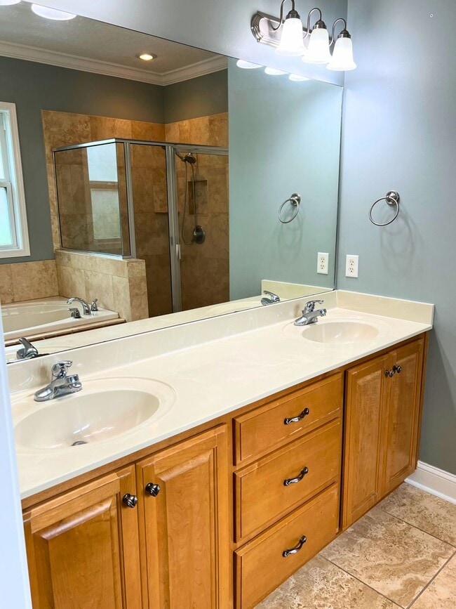 Building Photo - 3/2 in the desirable Laurel Island neighbo...