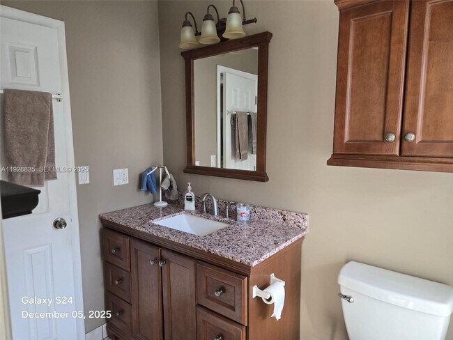 Building Photo - 5181 W Oakland Park Blvd