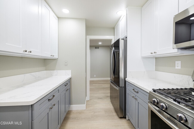 Building Photo - 31535 Lindero Canyon Rd