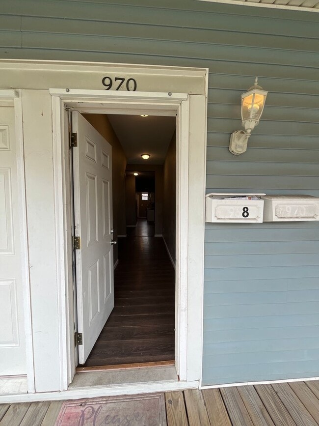 Building Photo - 968-970 Wilson Avenue