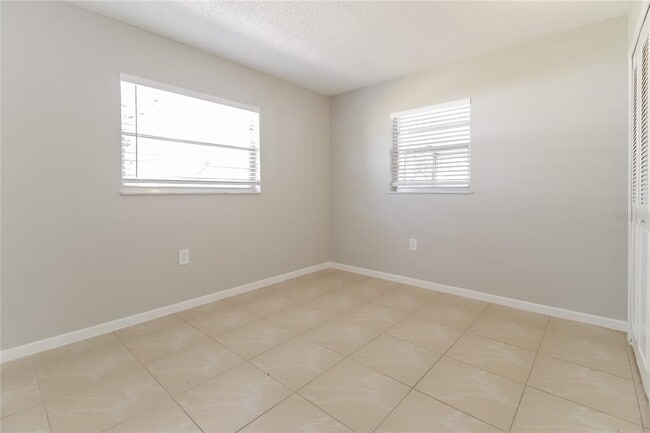 Building Photo - 3014 Windchime Cir W