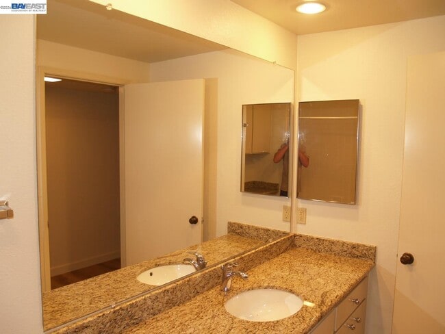 Building Photo - 703 Paradise Valley Ct