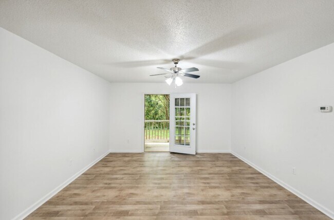 Building Photo - Where Comfort Meets Convenience!