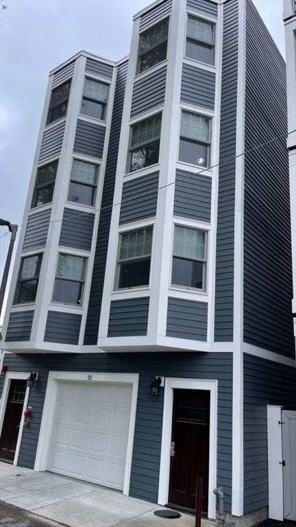 Building Photo - 153 Bowen St