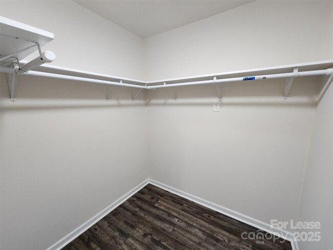 Building Photo - 326 Sadie Dr