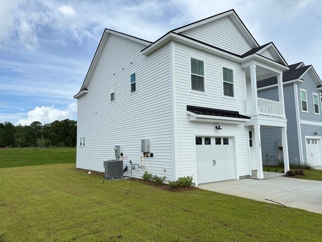 Primary Photo - 3 Bedroom 2.5 Bath House in Hawthorne Land...