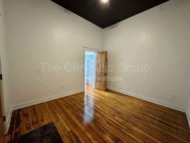 Building Photo - 209 W Main St