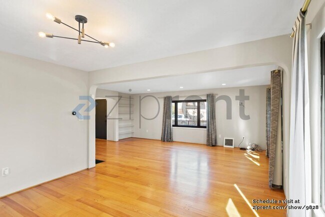 Building Photo - 167 Frisbie St