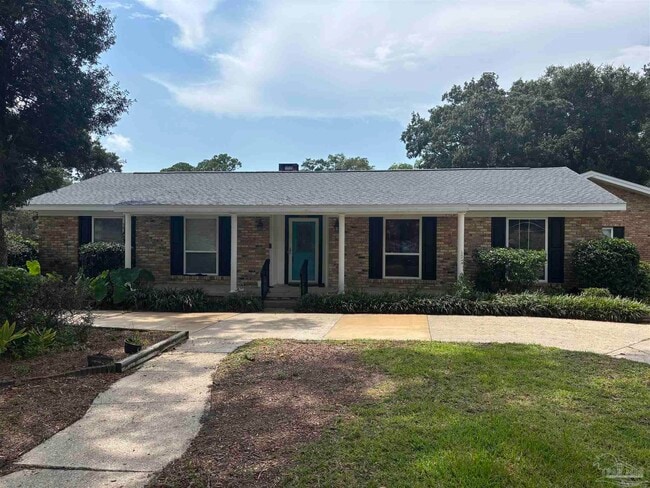 Primary Photo - 301 Teakwood Cir