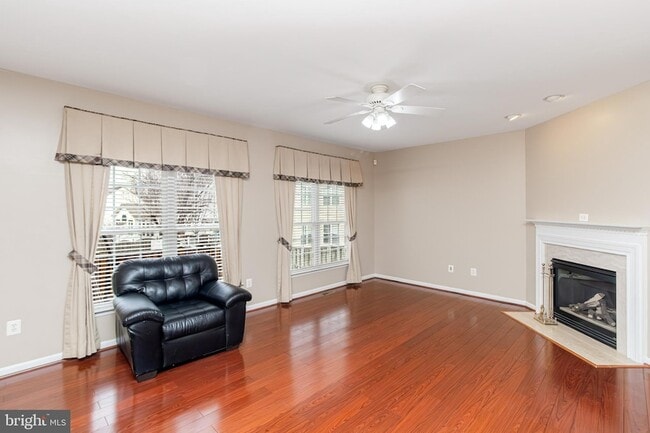 Building Photo - 6239 Willowfield Way