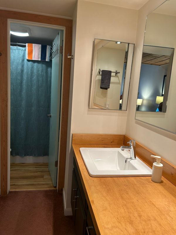 Building Photo - 1904 Sierra Nevada Rd