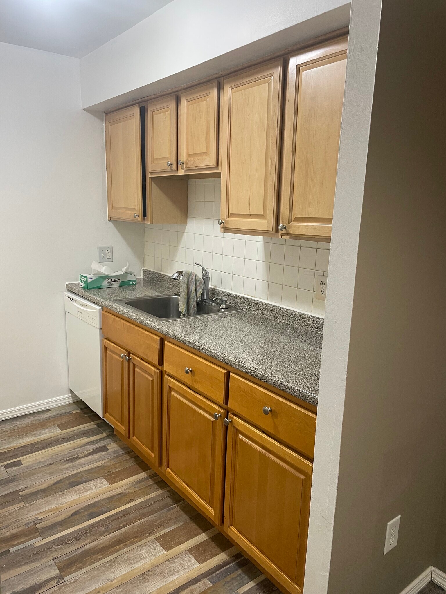 Kitchen - 9485 Woodbridge Rd